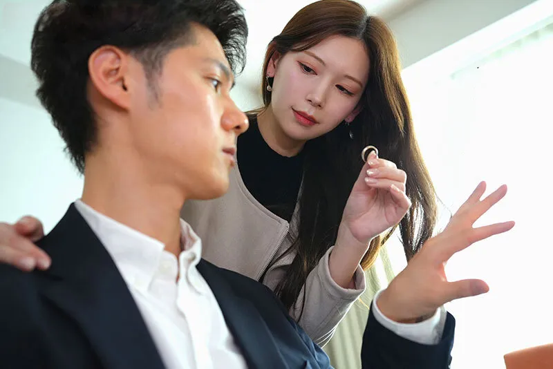 Bà xã đi đi chơi, chồng yêu ở nhà bị nhỏ em vợ yêu gạ chịch không trượt phát nào